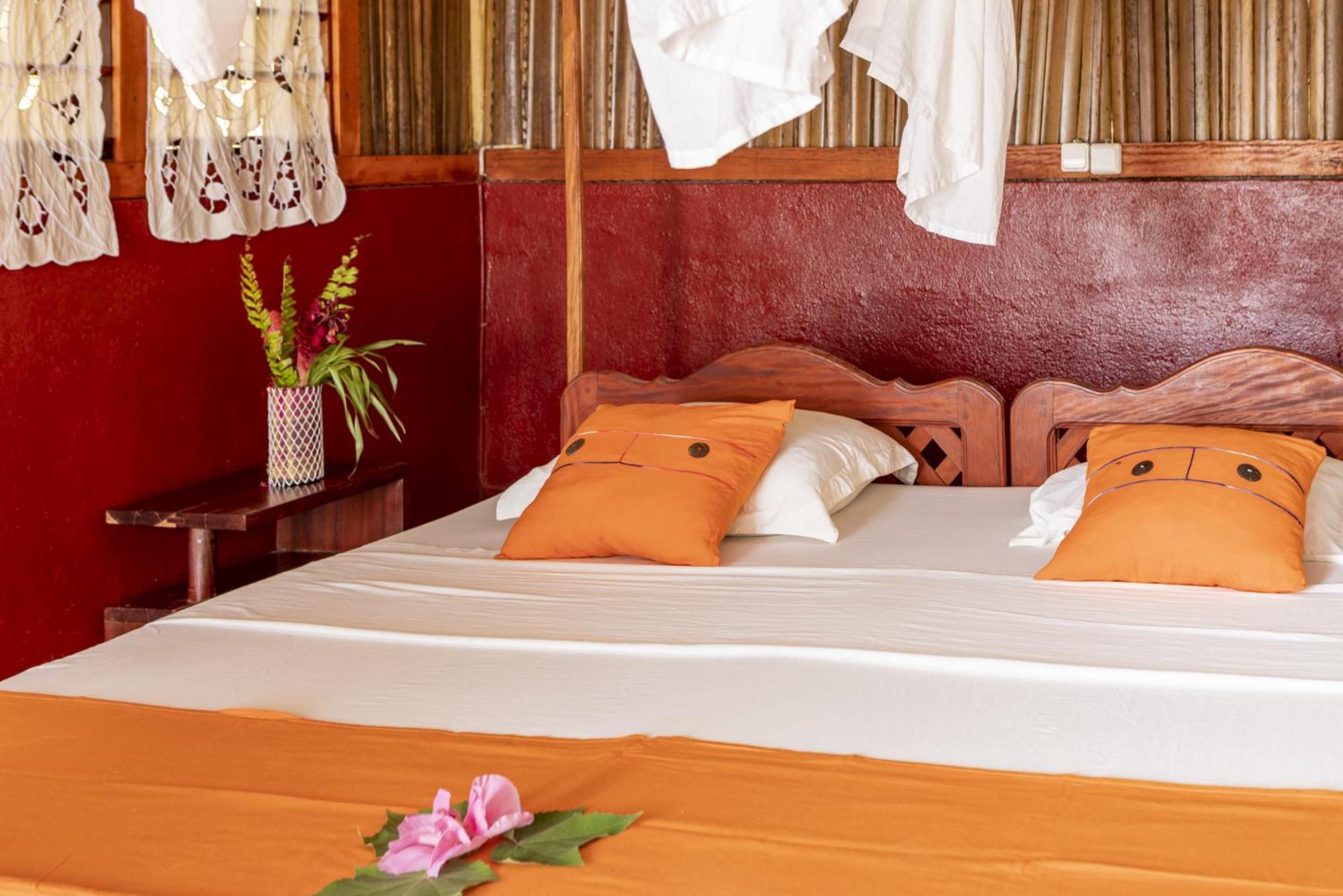Floraly Komba Hotel - Nosy Komba Bagian luar foto