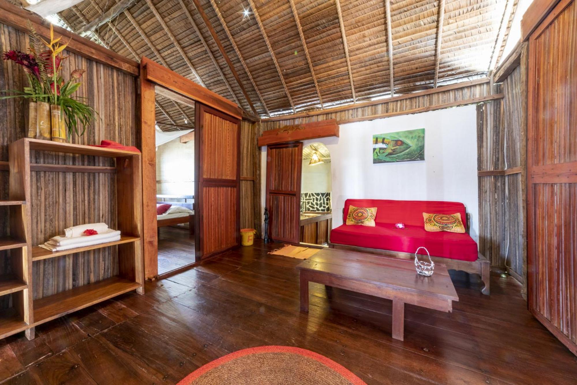 Floraly Komba Hotel - Nosy Komba Ruang foto