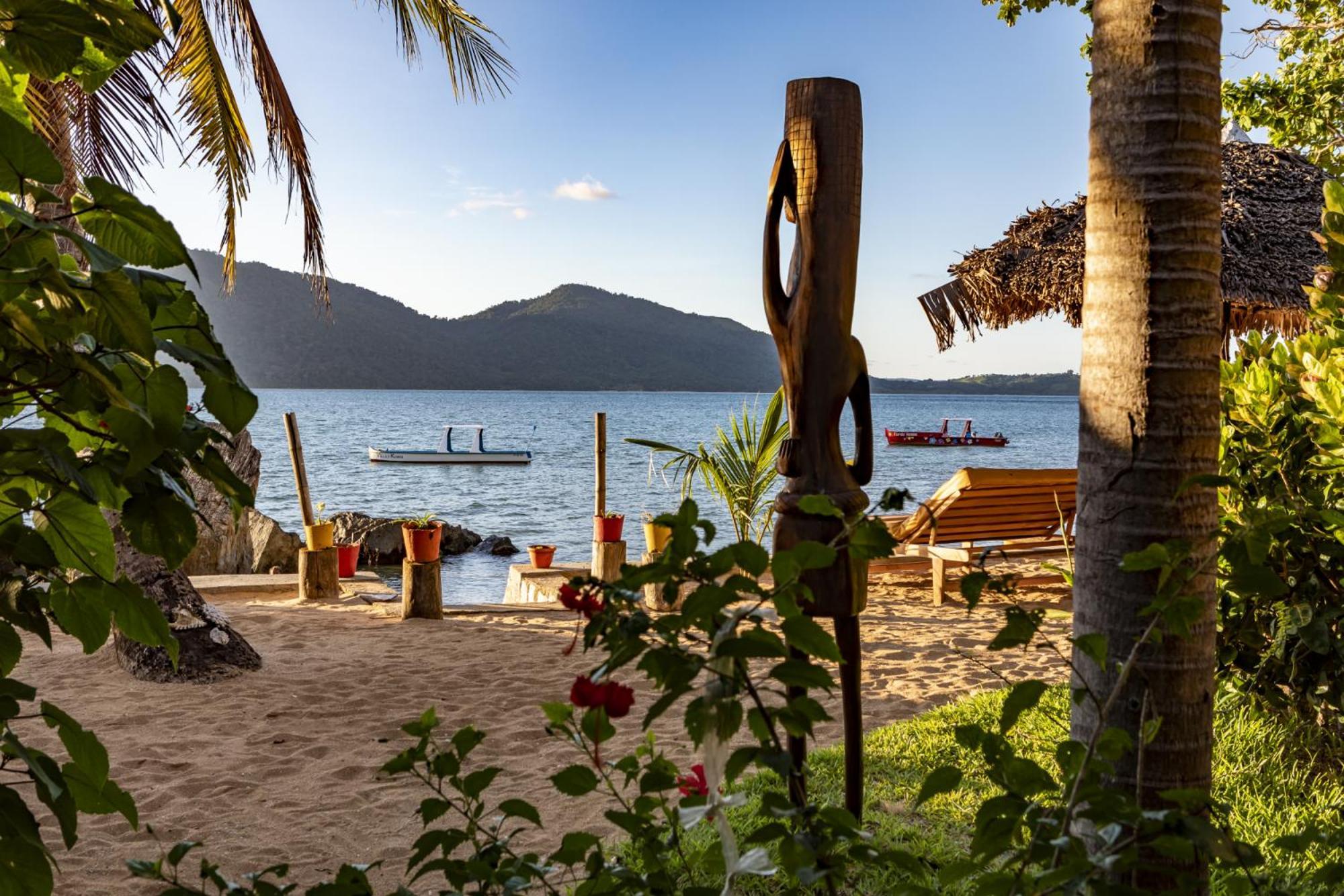 Floraly Komba Hotel - Nosy Komba Bagian luar foto